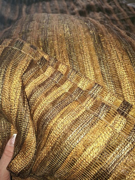 Плат за перде, поръбен на две от страните