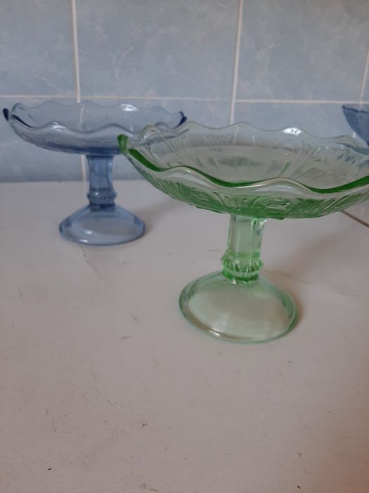 Продаю вазочки  стекло