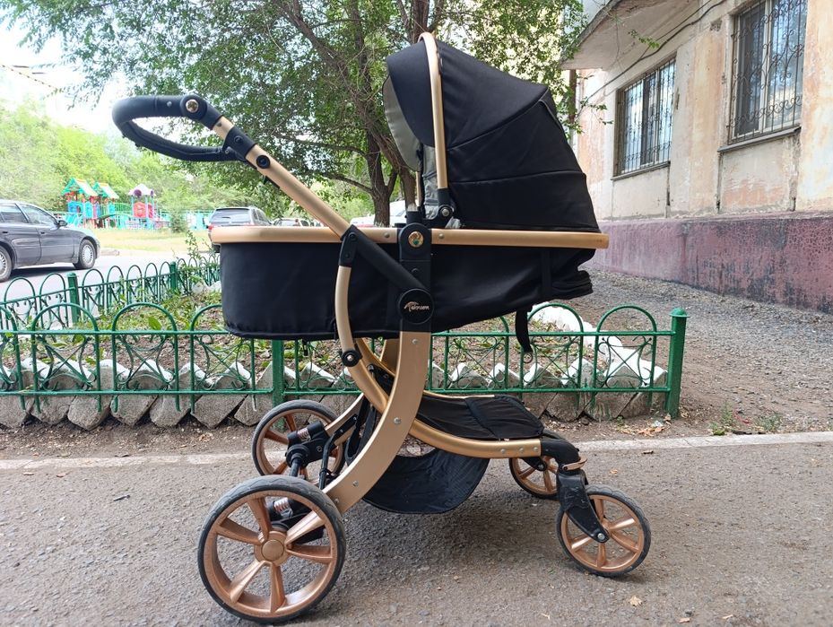 Детская коляска в хорошем состоянии