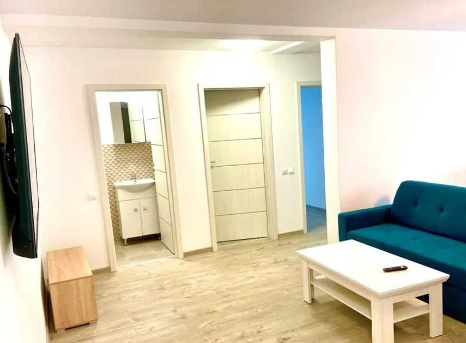 Дава се под наем Четиристаен апартамент в Пловдив, Младежки Хълм - 110 кв.м за 378.93 € - Снимка #1