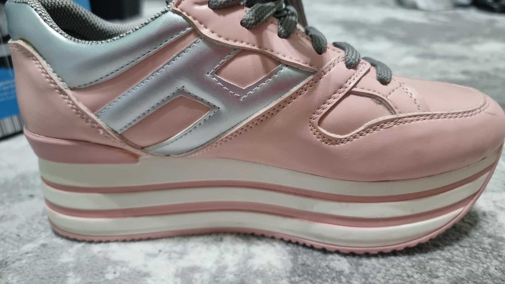 Розови Маратонки