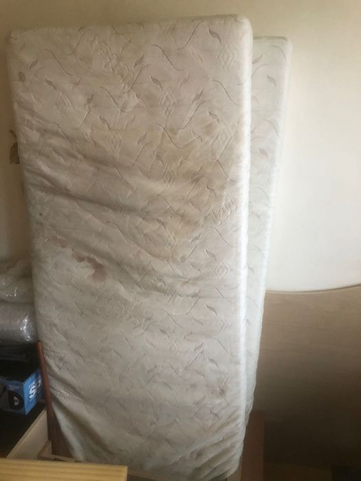 Подарявам единични матраци 2 броя