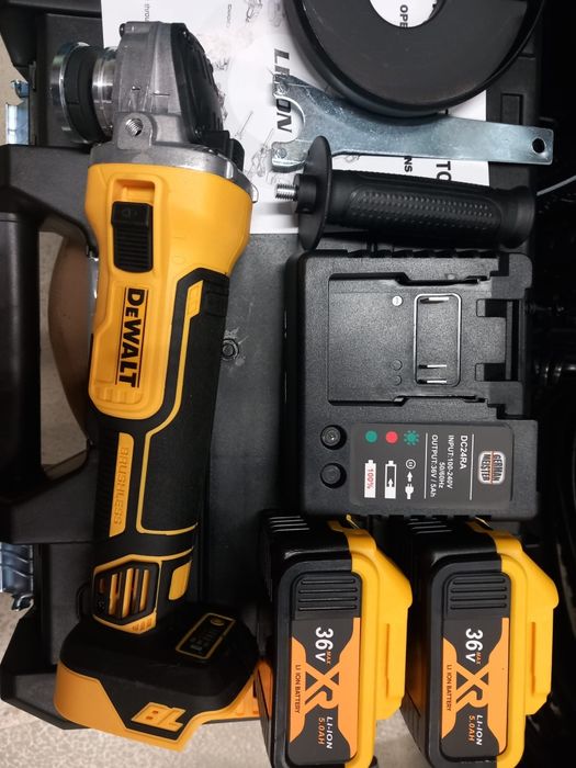 Flex polizor DEWALT cu 2 acumulatori,ambreiaj și turație variabila