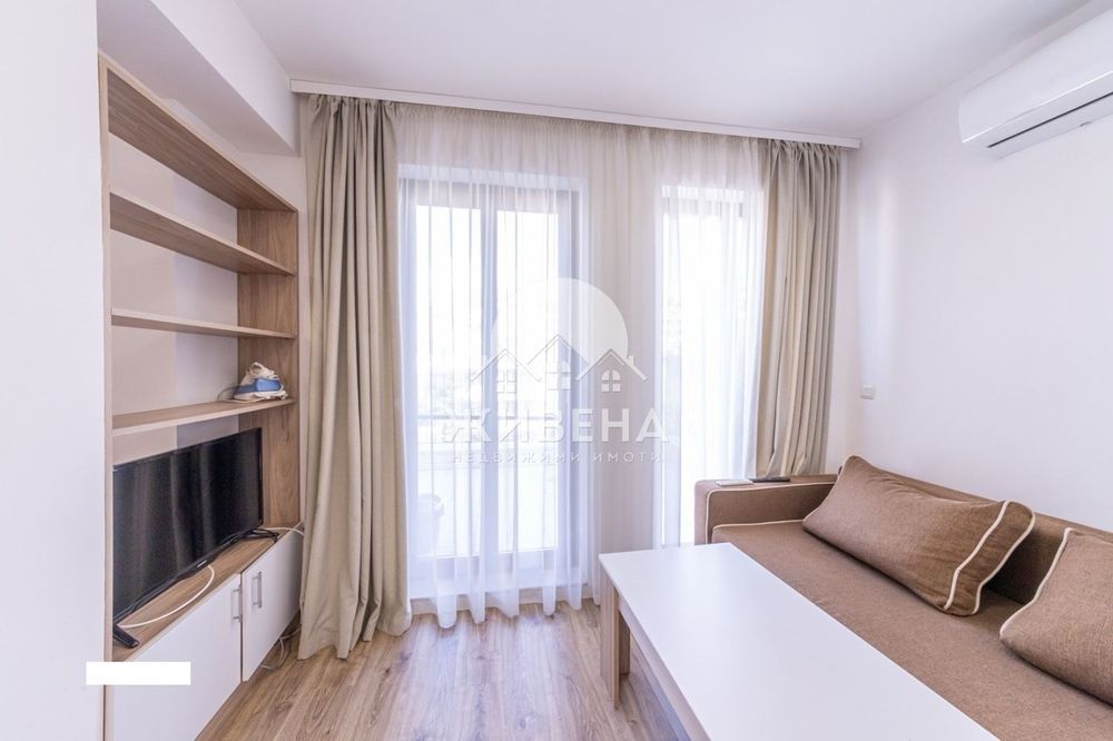 Продава се Двустаен апартамент в Варна, Бриз - 90 кв.м за 1956 €/кв.м - Снимка #3