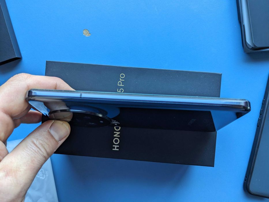 Honor Magic 5 Pro - перфектен