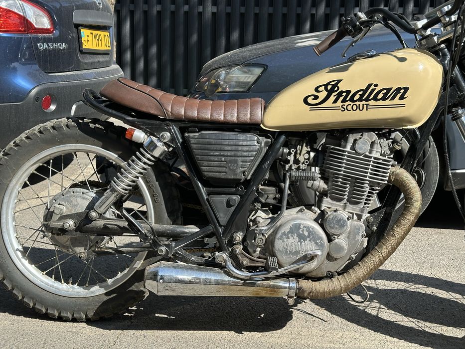 Yamaha SR400 bratstyle