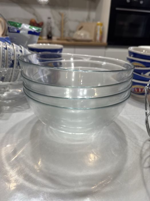 продам стеклянную салатницу