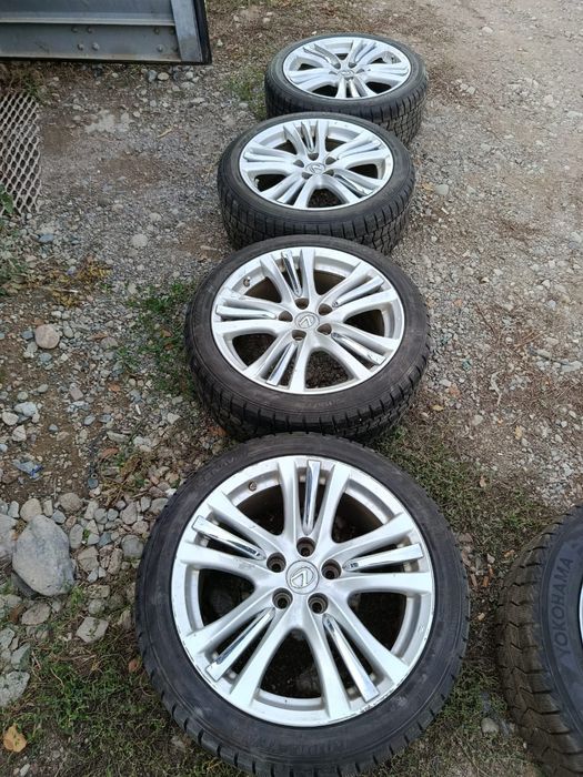 Колеса на Лексус 190 зимняя резина с дисками 17 и 18