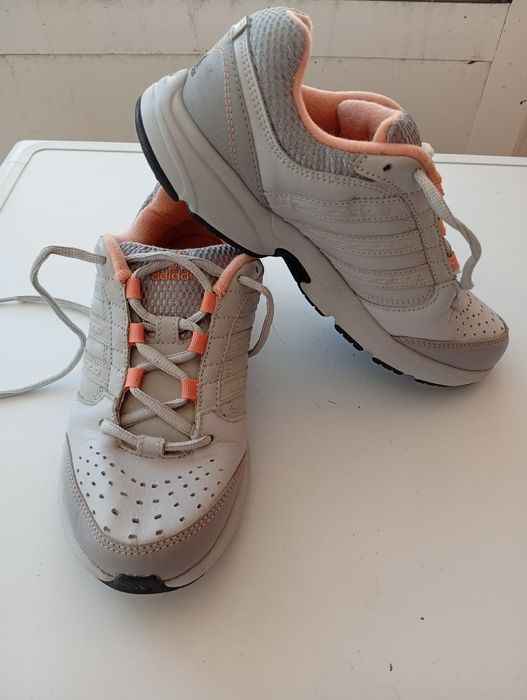 Маратонки Адидас Супер запазени!