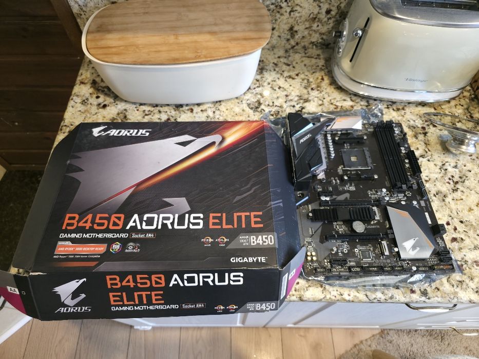 AORUS B450 Elite