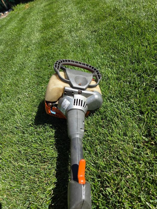 Foarfeca gard viu, Husqvarna pe benzină