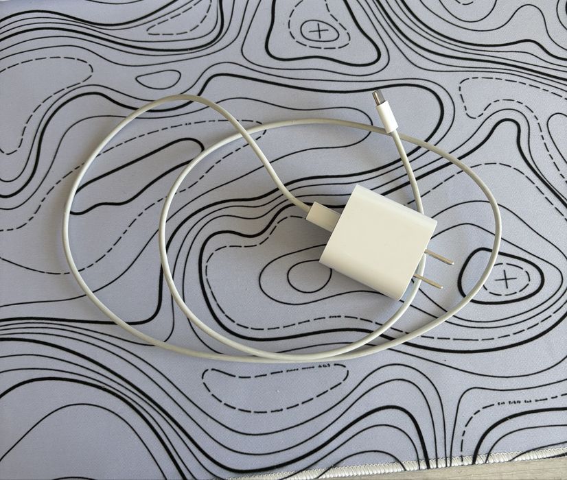 Apple 20W USB-C Power Adapter (Оригинальная зарядка)