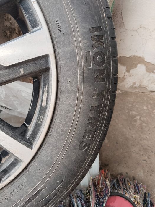 Продам комплект шин