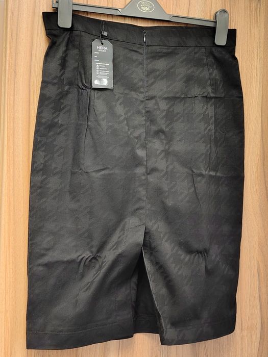 Fusta dama noua,cu eticheta , Nr 42, bumbac  -25 LEi