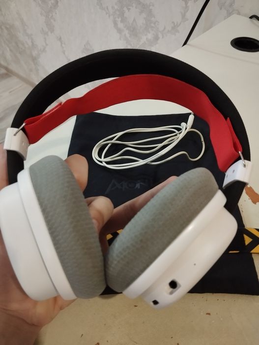 Наушники Monka HG9069W белые