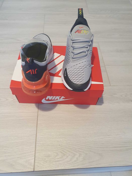 Adidași Nike Air Max 270 Damă