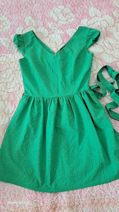 Платье с пайетками праздничное