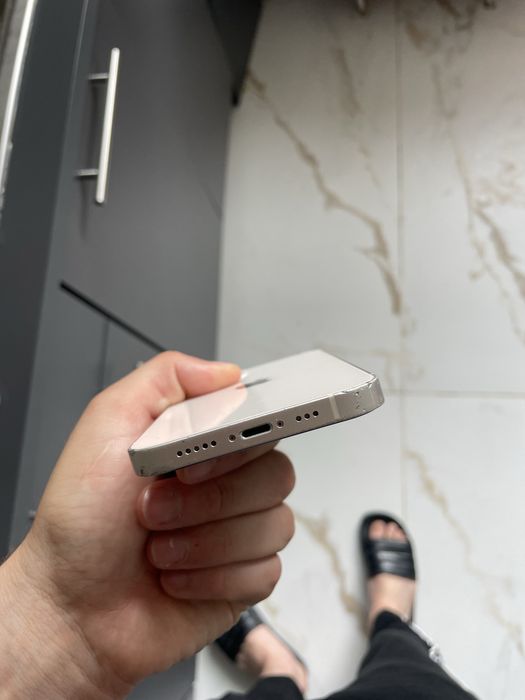 iPhone 12 white -128 GB