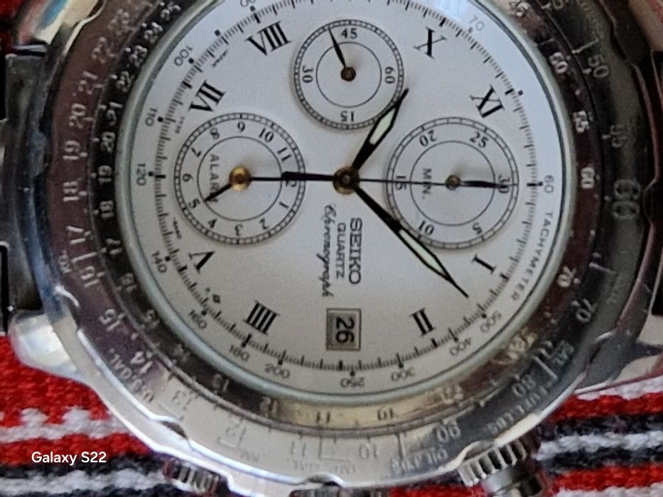 Vând ceasuri diferite