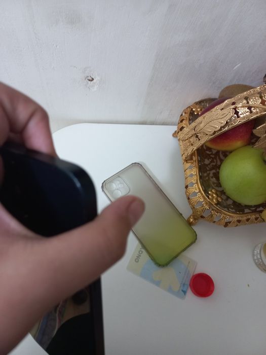 Айфон 12  .    .