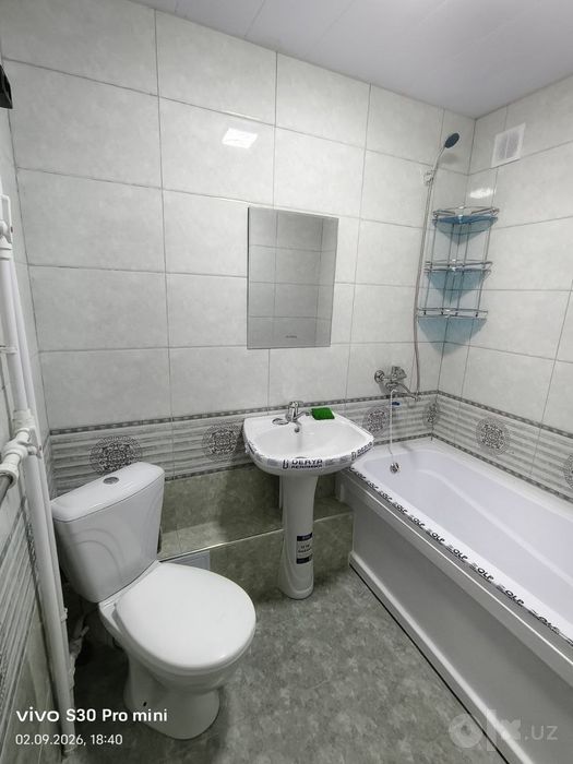 Srochno kvartira sotiladi 1 etaj pad biznes uchun xam zor