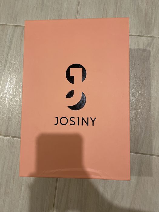 Кроссовка новая и неношеная