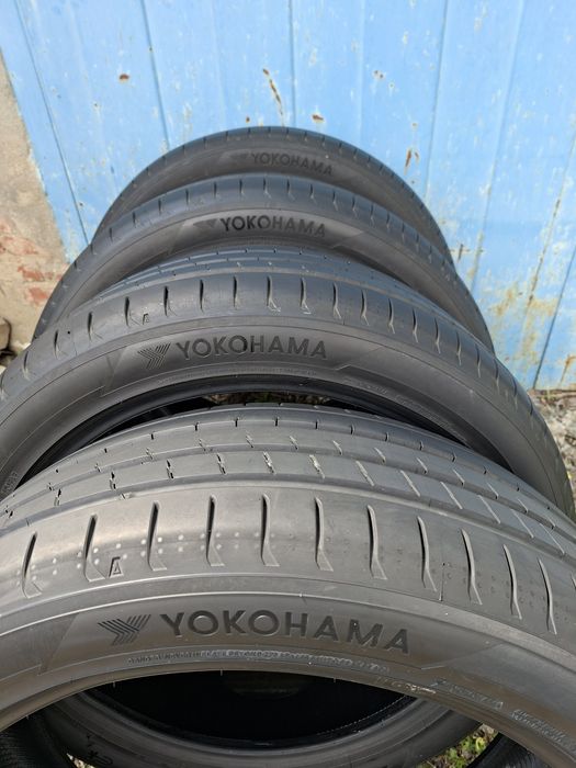 Продам шины 255/45/21 якохама