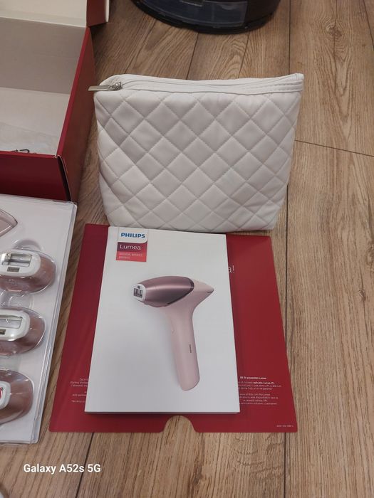 Фотоепилатор IPL Philips Lumea Seria 9000 BRI958/00 и защитни очила