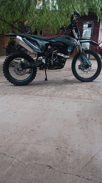 Vand cross 250cc ca și nou