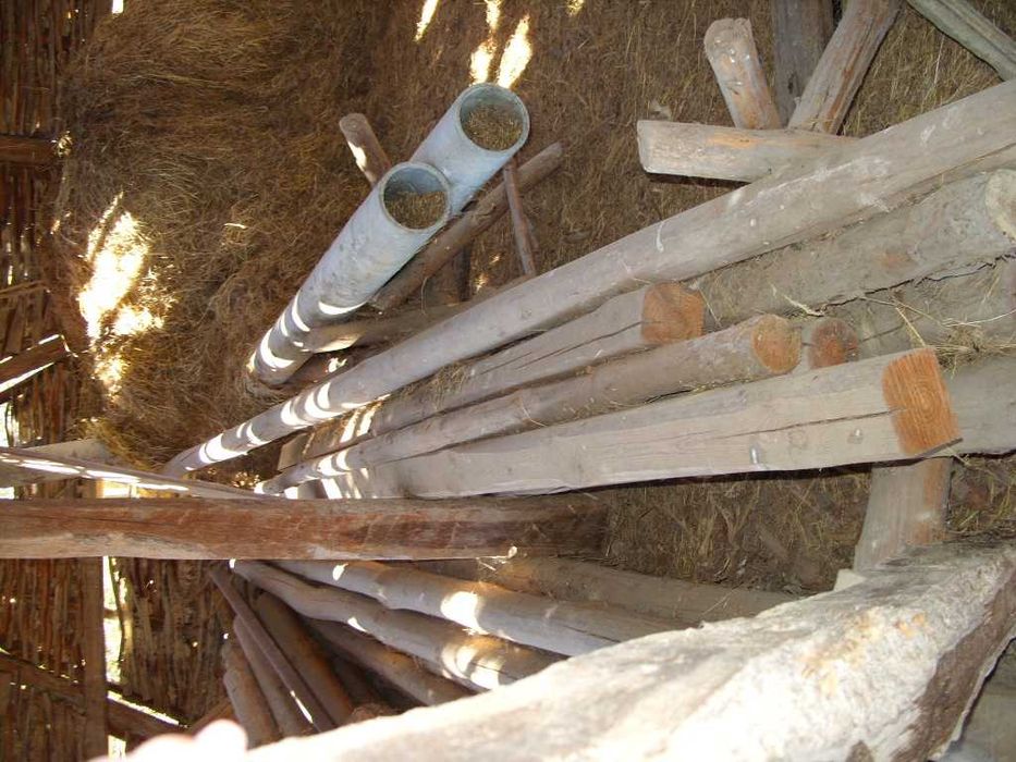 Предлага дървен материал- мертеци и греди