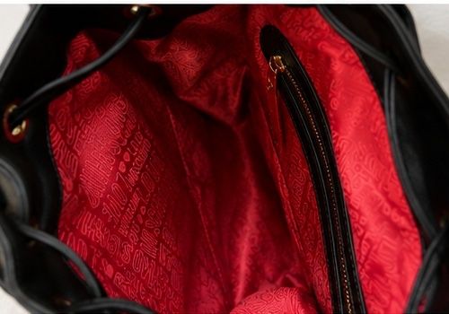 Продавам раница Love Moschino Heart