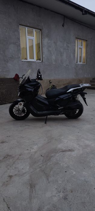 Osaca leopard Tezza maxi scooter