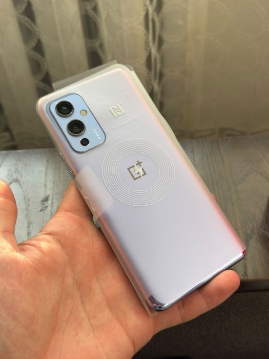 Продам one plus 9