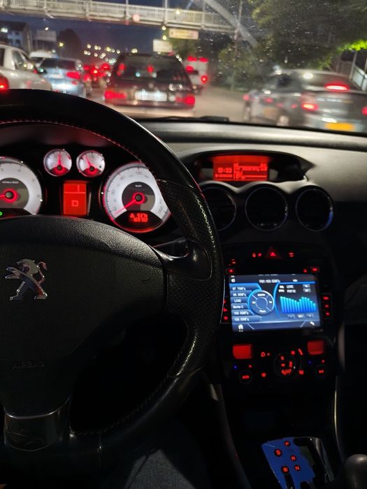 2012 г Peugeot 308