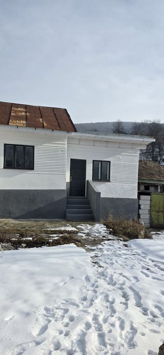 Vând casă zonă rezidențială