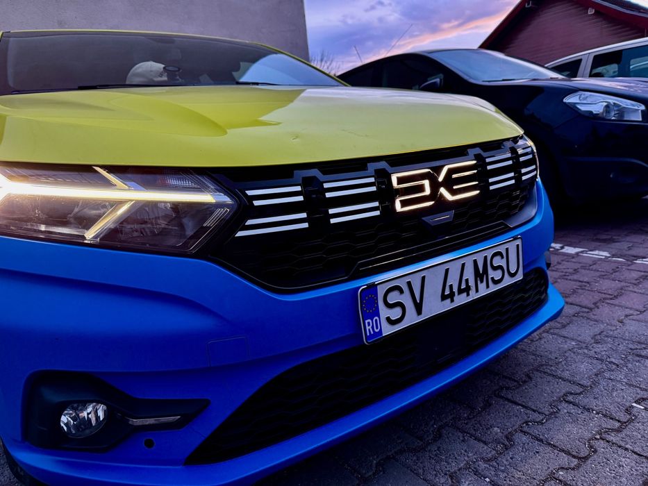 Sigla luminoasa Dacia