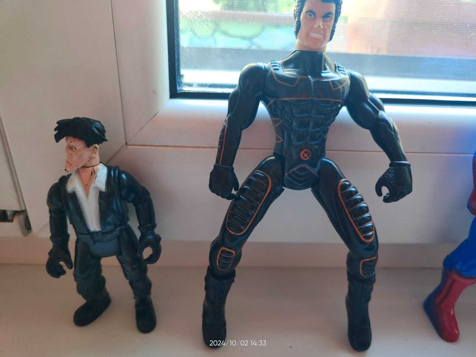 Реалистични фигурки за игра на супергерои