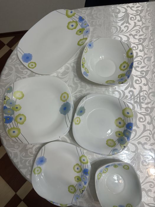 Продается посуда, тарелки и салатники