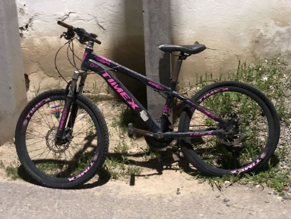 Продаю велик тимехс АТХ870 велик надо поставить шыны и надо и все ……..