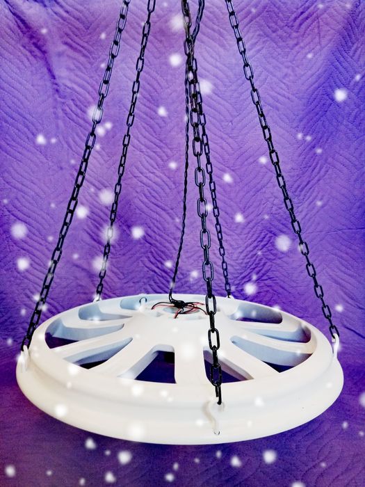 Стилен и величествен полилей