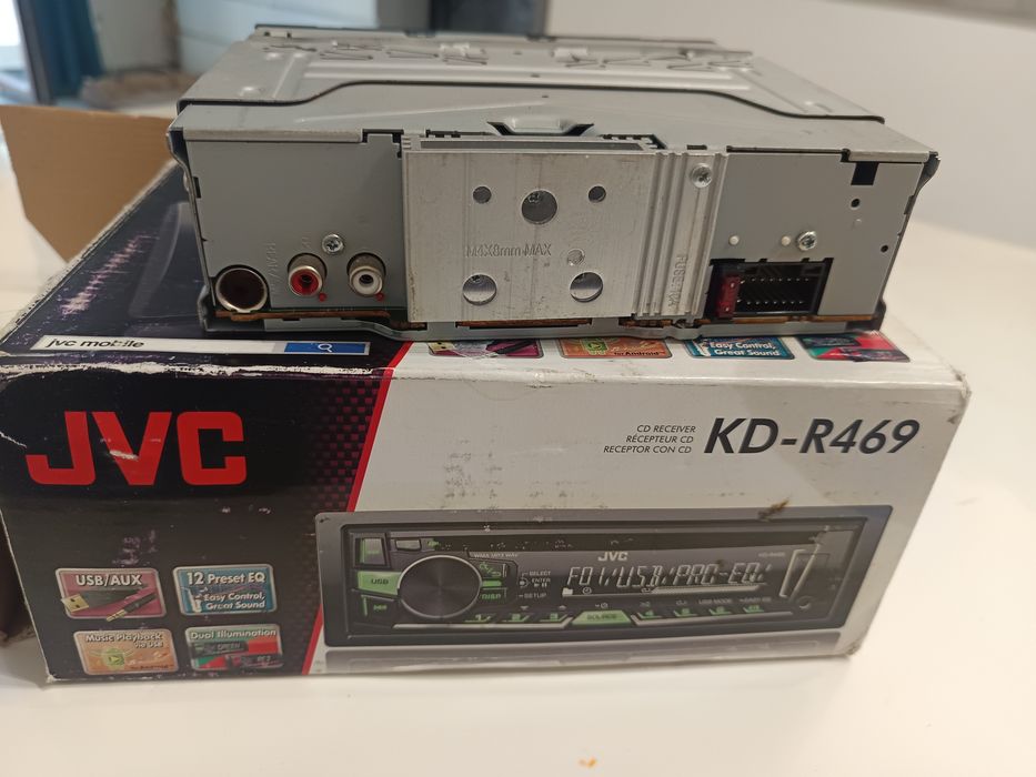 Vînd CD PLAYER auto