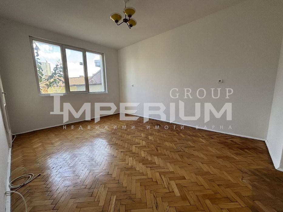 ПРОДАВА ТРИстаен гр.Варна Катедралата