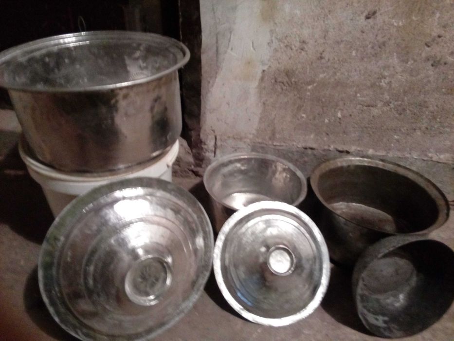 Медни съдове,2бр калайдисани и джезве,на150год менци,алуминий съд гюм,