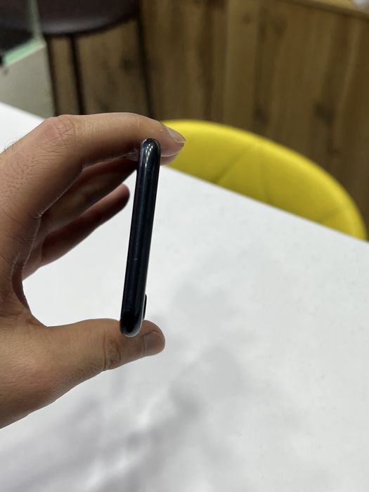 Iphone SE 2020 Сотилади