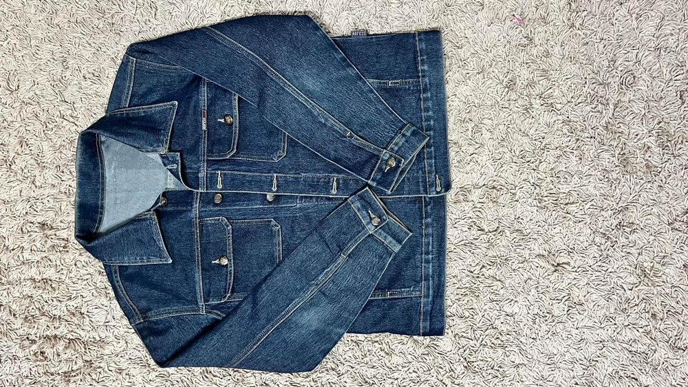 Продам джинсовую куртку