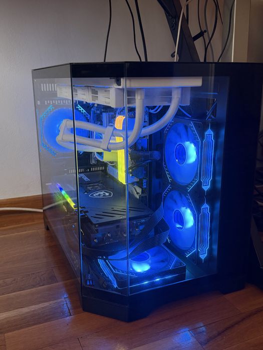 Мощен Геймърски Компютър 32gb/Ryzen 7 5800X 3070MSI