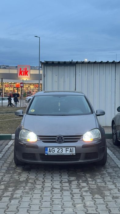 Vând golf 5 1.6 benzina