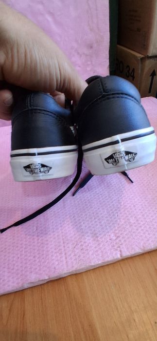 Teniși Vans din piele marimea 36