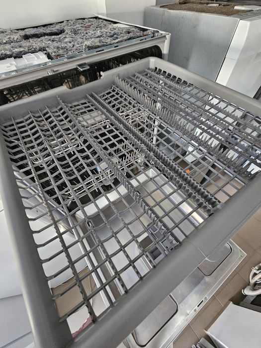 Съдомиялна за частично вграждане Grundig