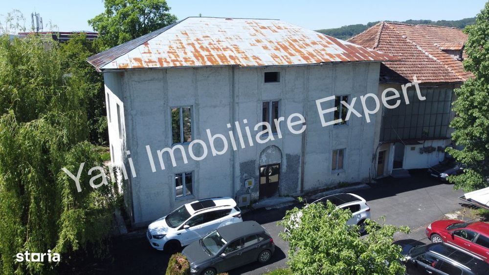 Clădire de vânzare în centrul orașului Curtea de Argeș